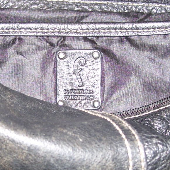 Fortuna Valentina Black Leather Shoulder Bag - Picture 5 of 15